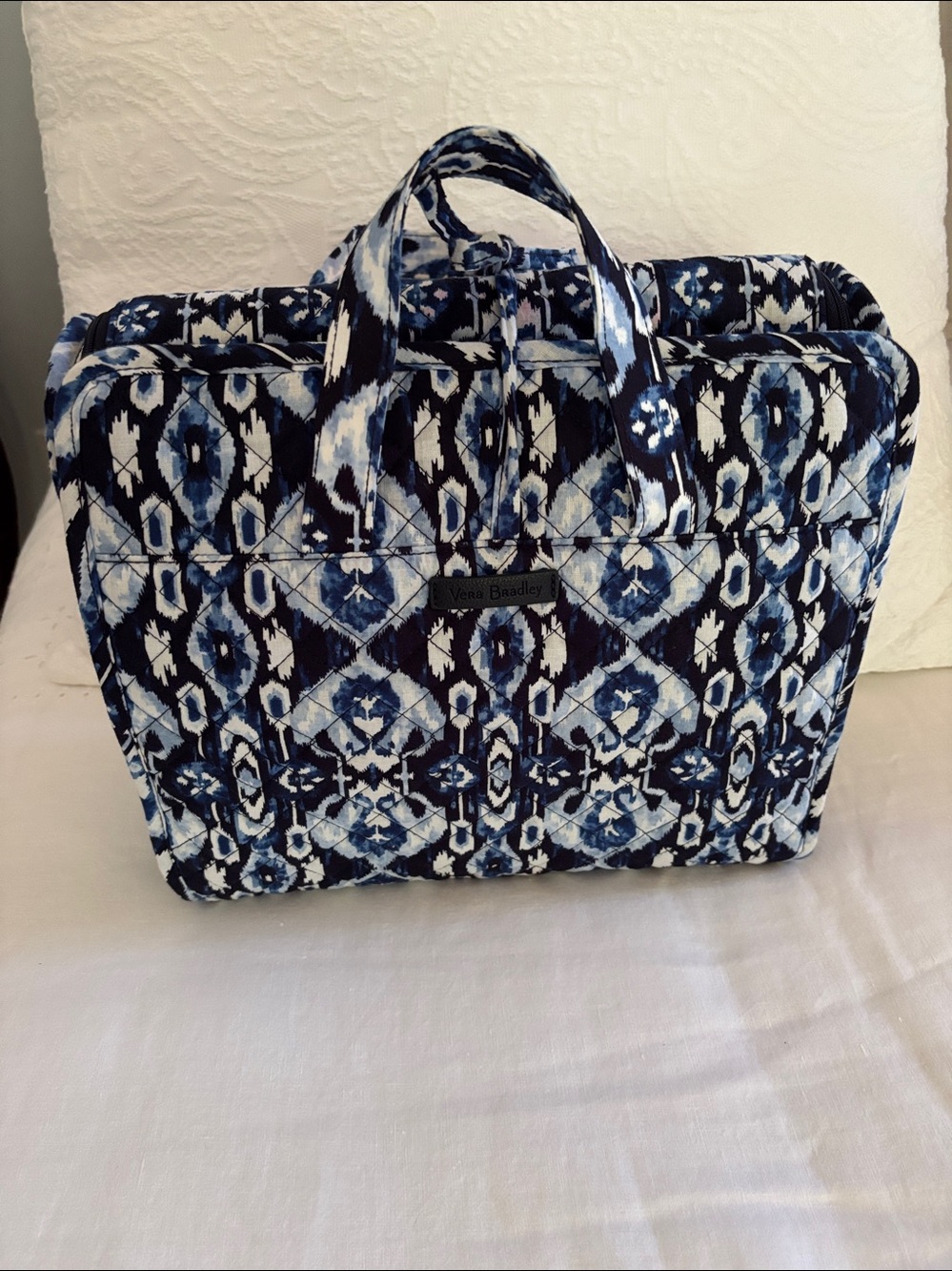 Vera Bradley Ikat Island Makeup Cosmetic Foldable Hanging Case